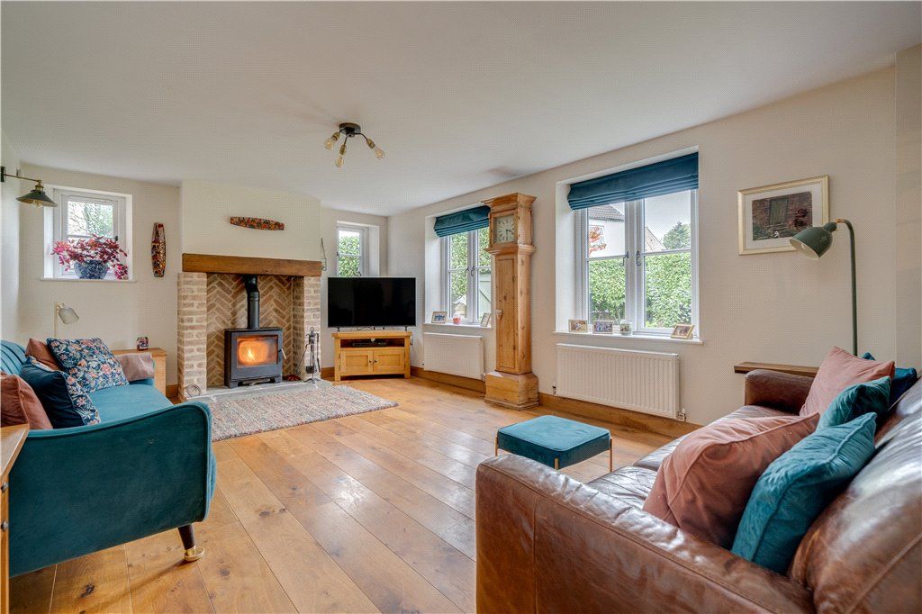 Property photo 3 of 32 Sitting Room