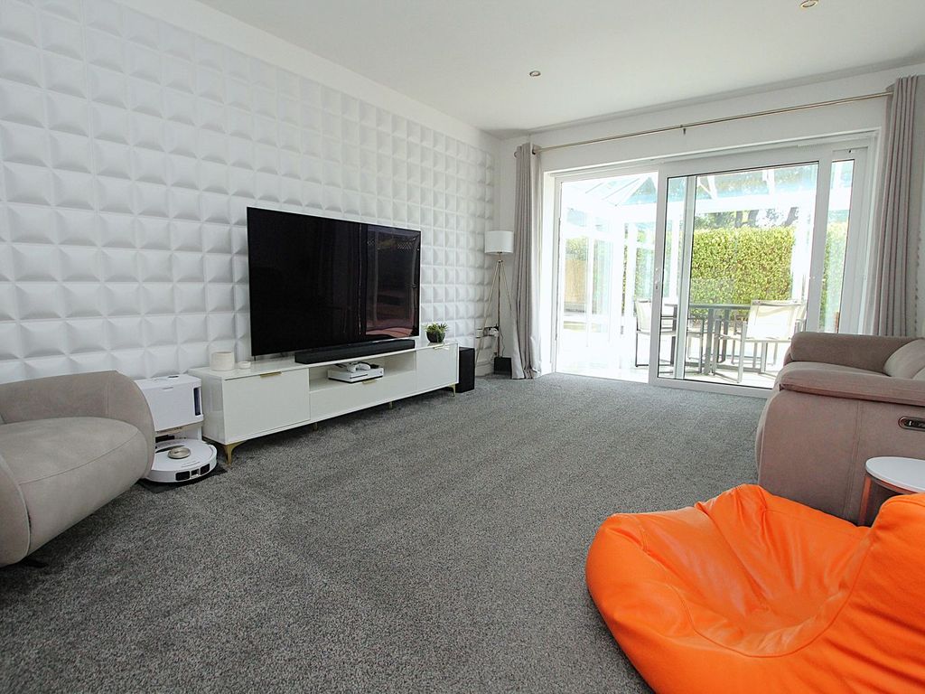 Property photo 3 of 32