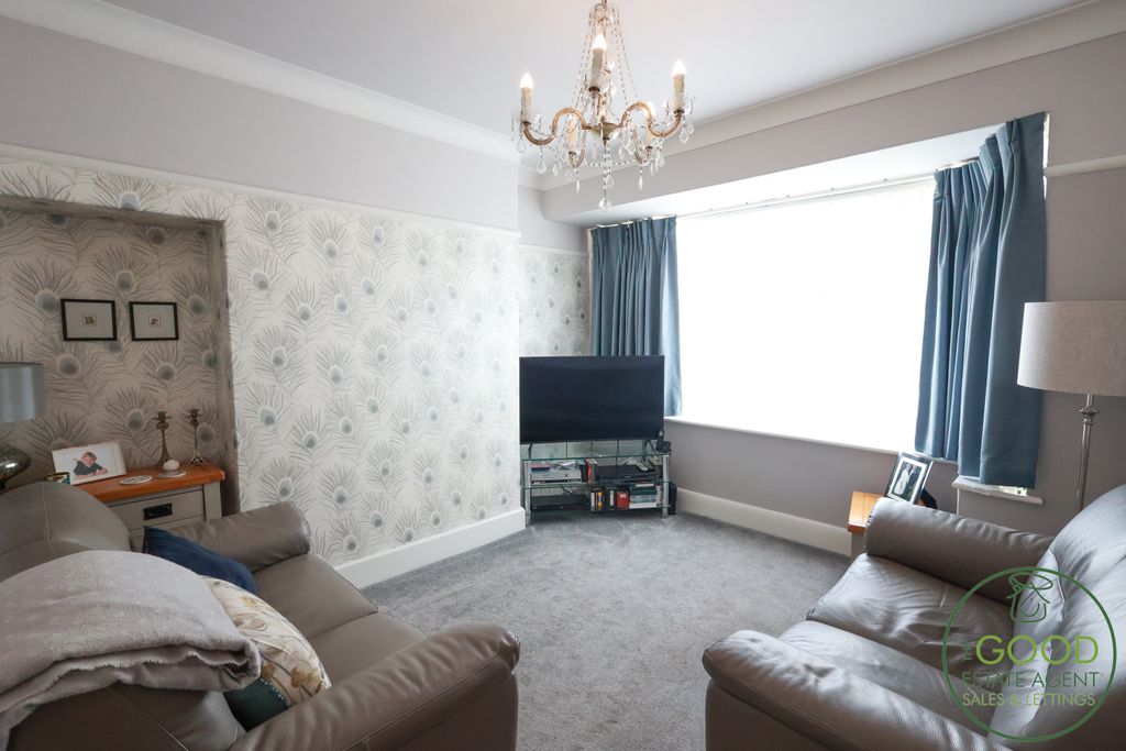 Property photo 2 of 23