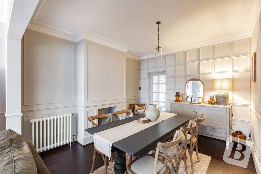 Property photo 3 of 21 Dining Area