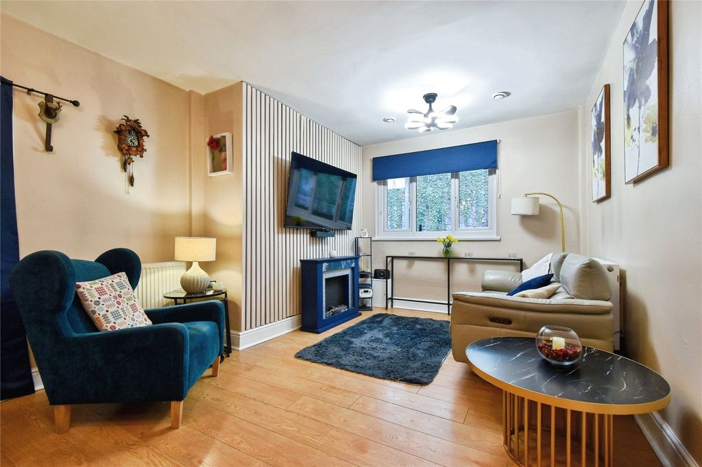 Property photo 3 of 17 Picture No. 20