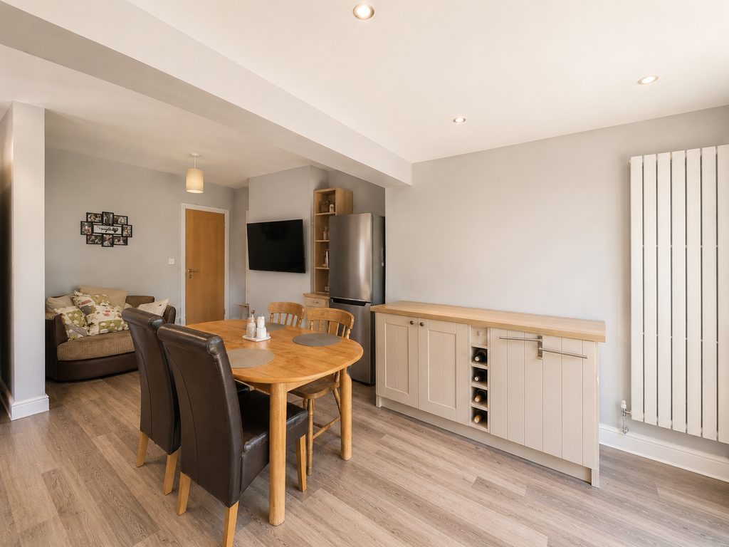 Property photo 3 of 10 Img_3703