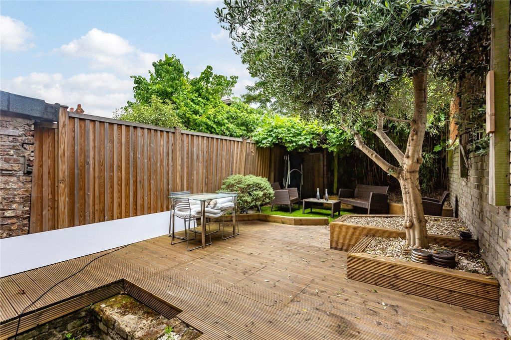 Property photo 3 of 8