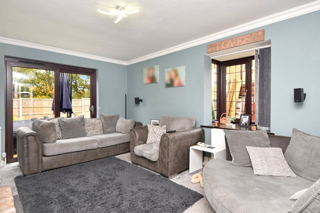 Property photo 2 of 24 Picture No. 14