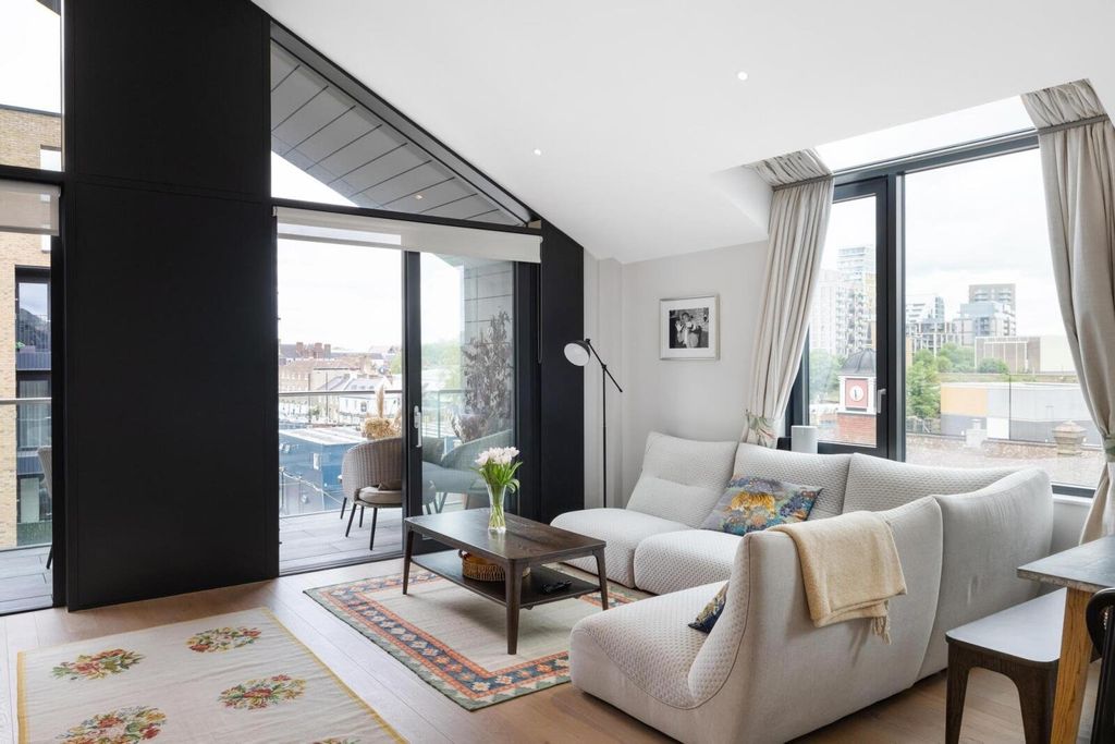 Property photo 2 of 7