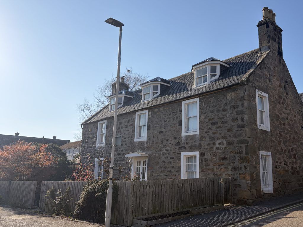 Property photo 2 of 25