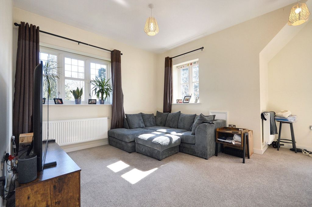 Property photo 2 of 8