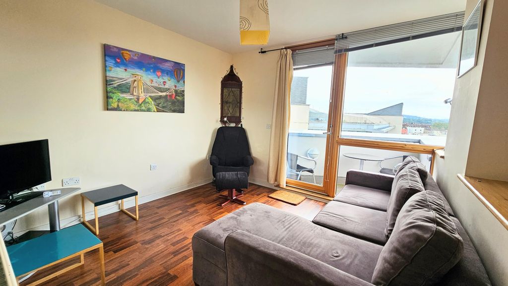 Property photo 3 of 9