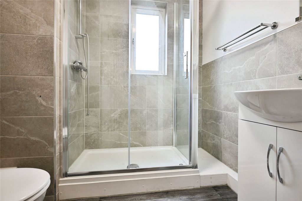 Property photo 1 of 10 Shower Room