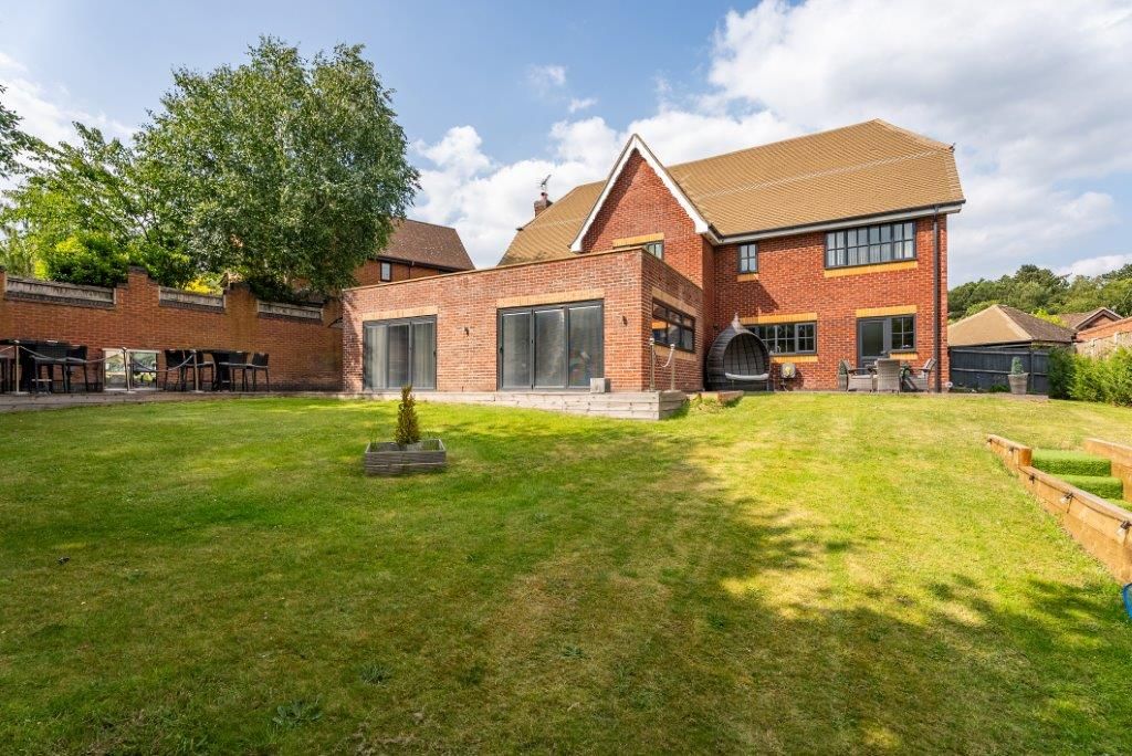 Property photo 1 of 42