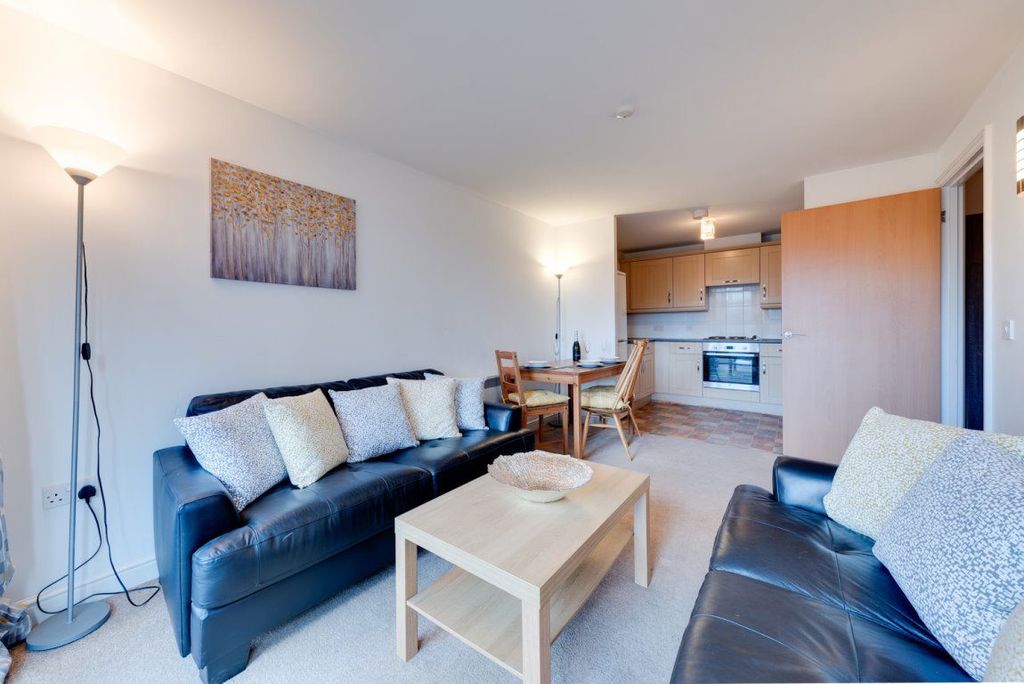 Property photo 3 of 25