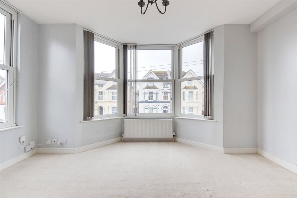 Property photo 2 of 6 Picture No. 05