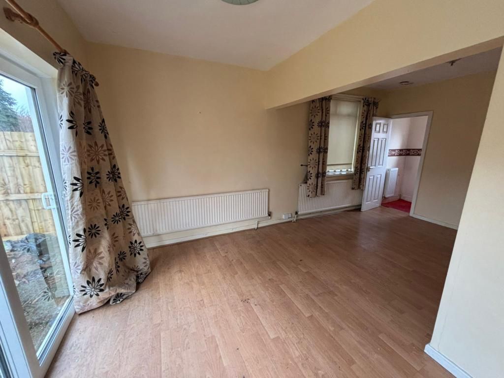 Property photo 3 of 10 Dining Room