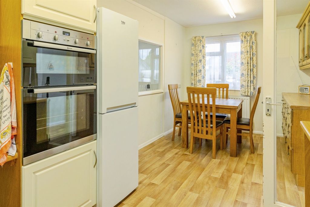 Property photo 3 of 16