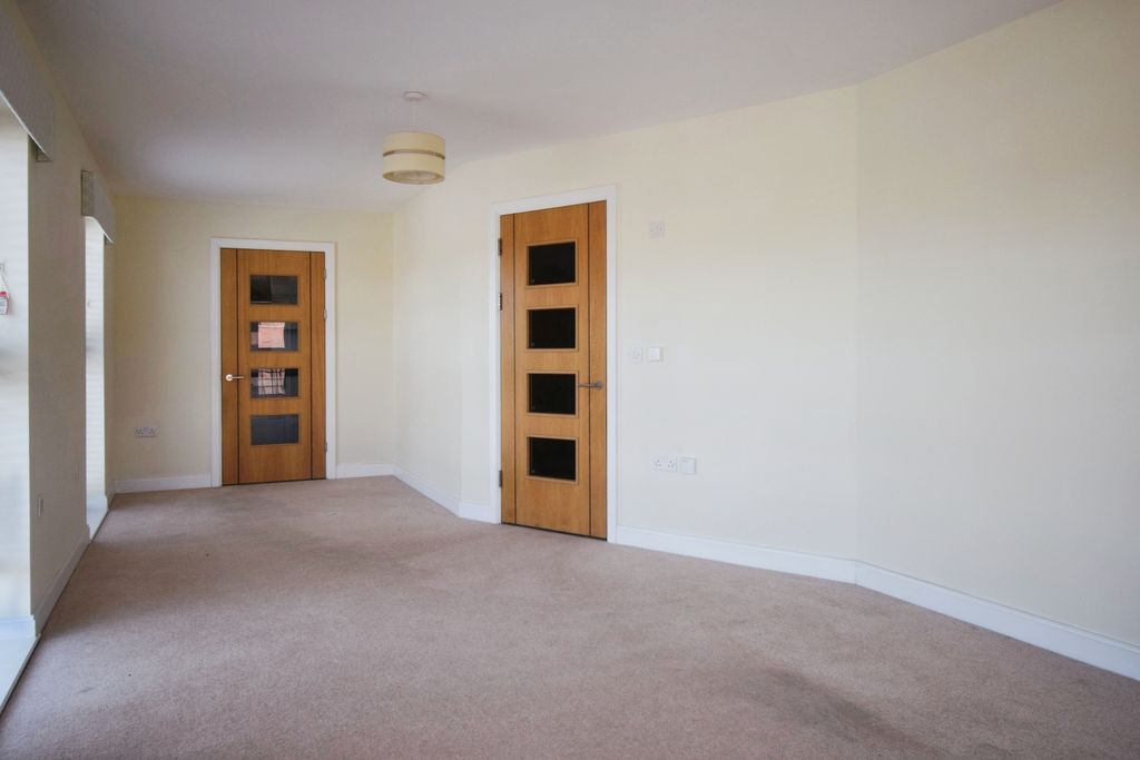 Property photo 3 of 9 Living Room (2)