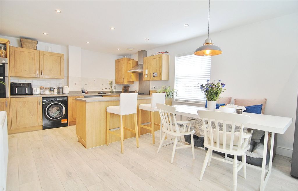 Property photo 2 of 21 Picture No. 04