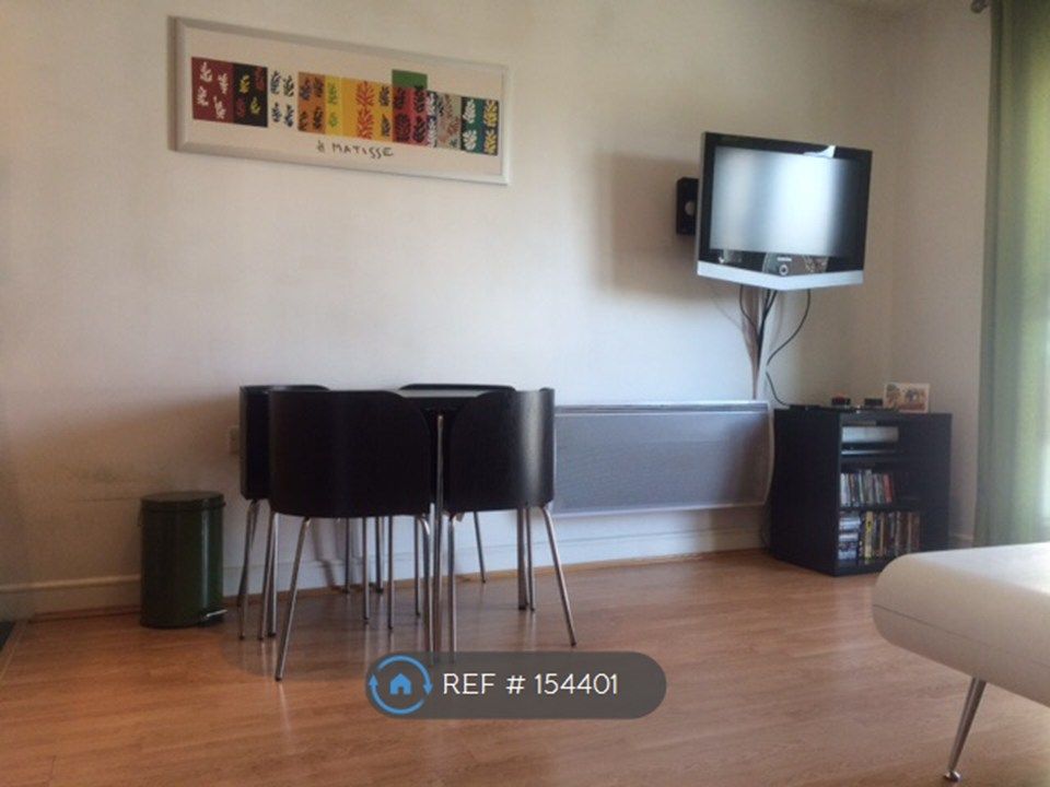 Property photo 3 of 6 Living Room