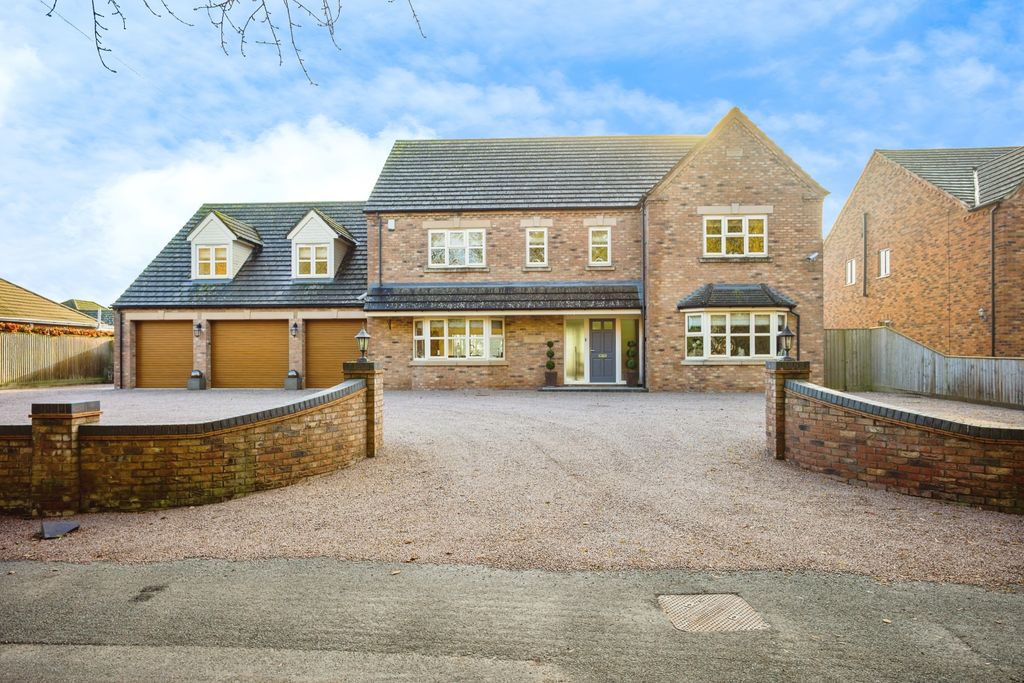 Property photo 1 of 28 Front