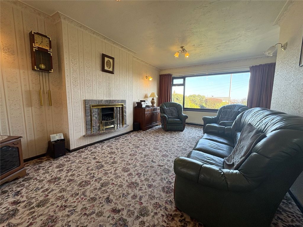 Property photo 3 of 19 Living Room