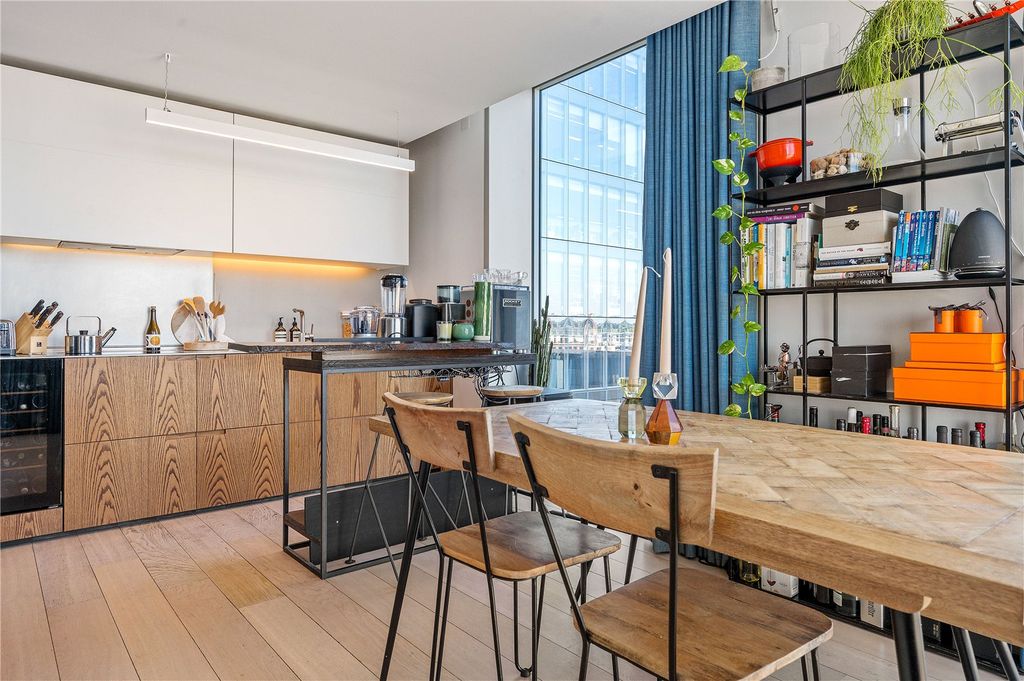 Property photo 3 of 17 Reception/ Kitchen