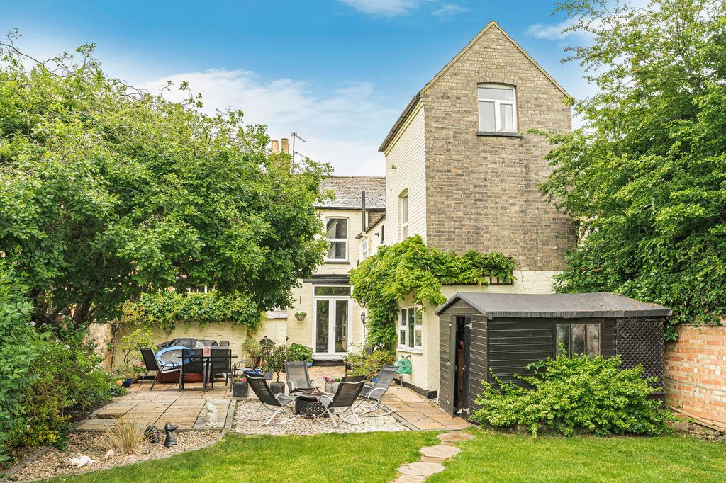 Property photo 1 of 29