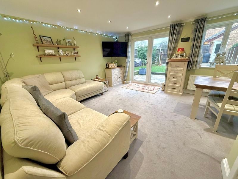 Property photo 3 of 16 Lounge/Diner