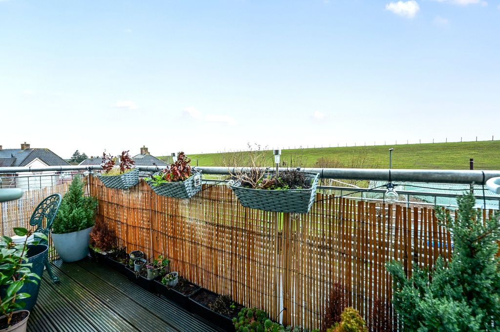 Property photo 3 of 10 Picture No. 26