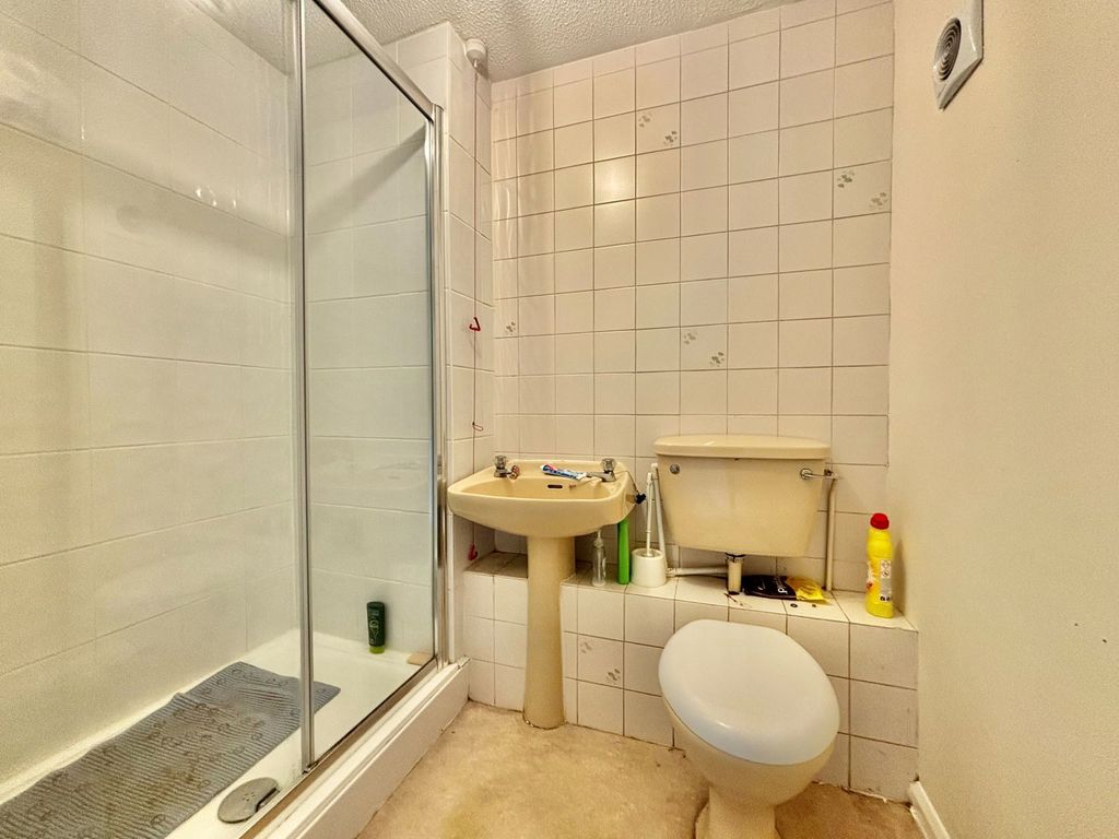 Additional image 8 of 2 bed flat for salePebble Court, Goodrington, Paignton TQ4