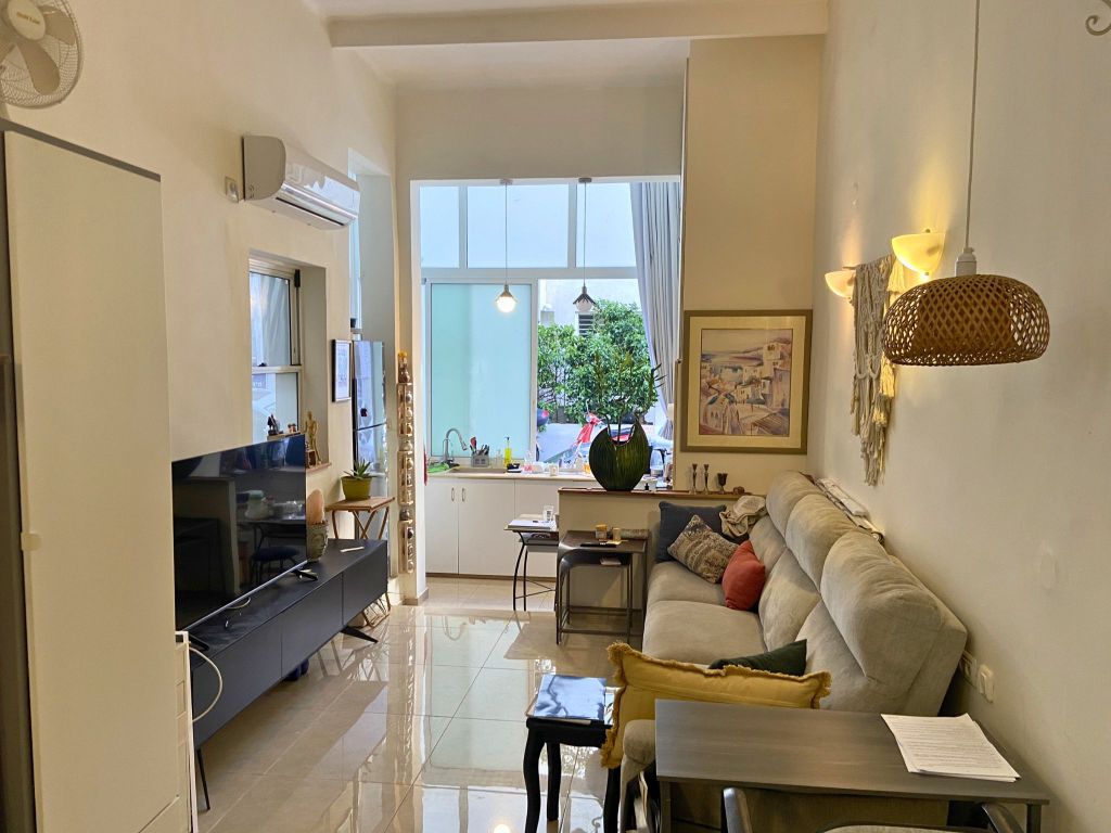 Property photo 1 of 7