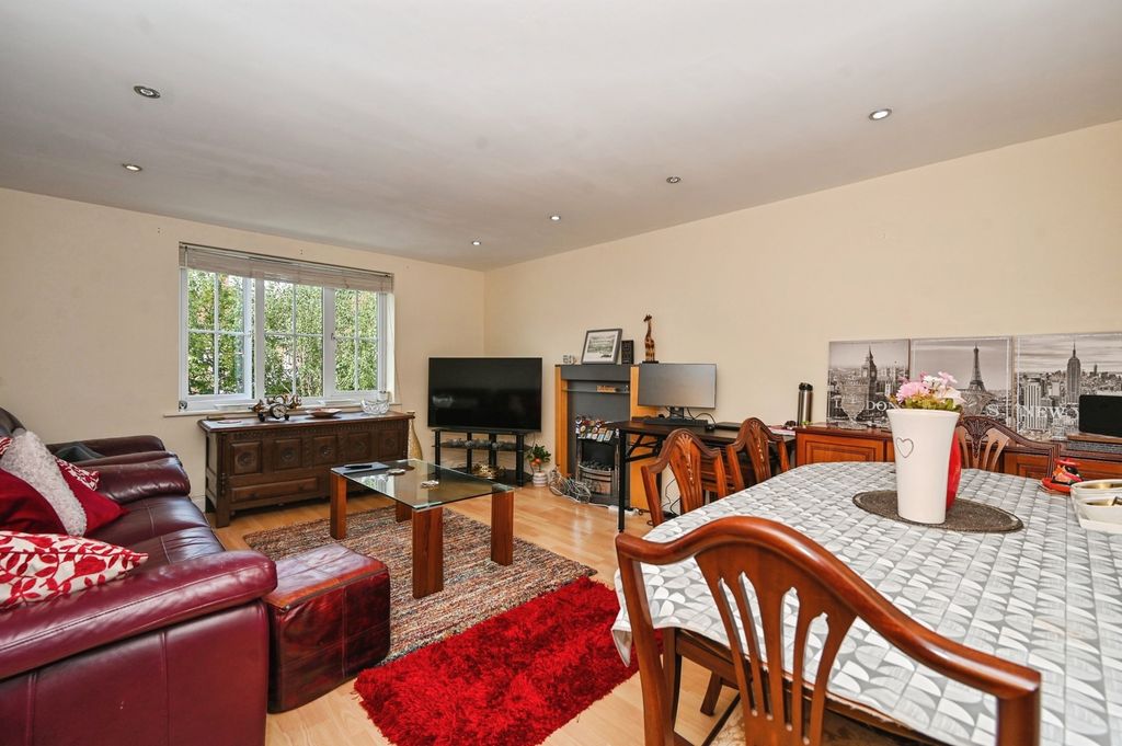 Property photo 3 of 14 Pbox-Img.Jpg
