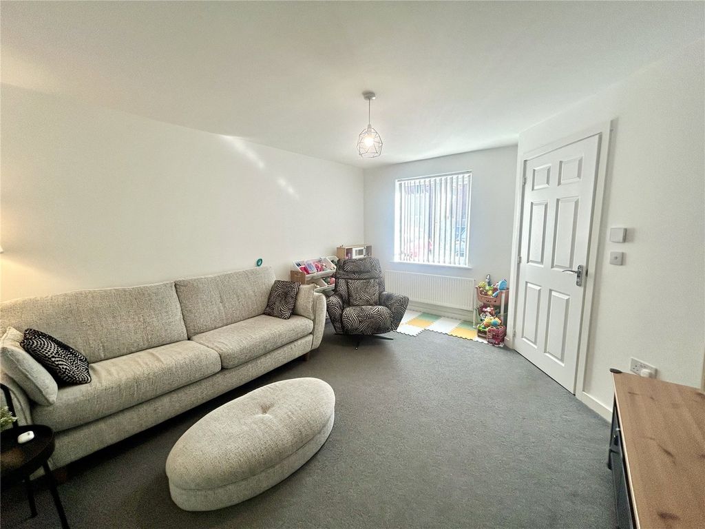 Property photo 3 of 17 Picture No. 04
