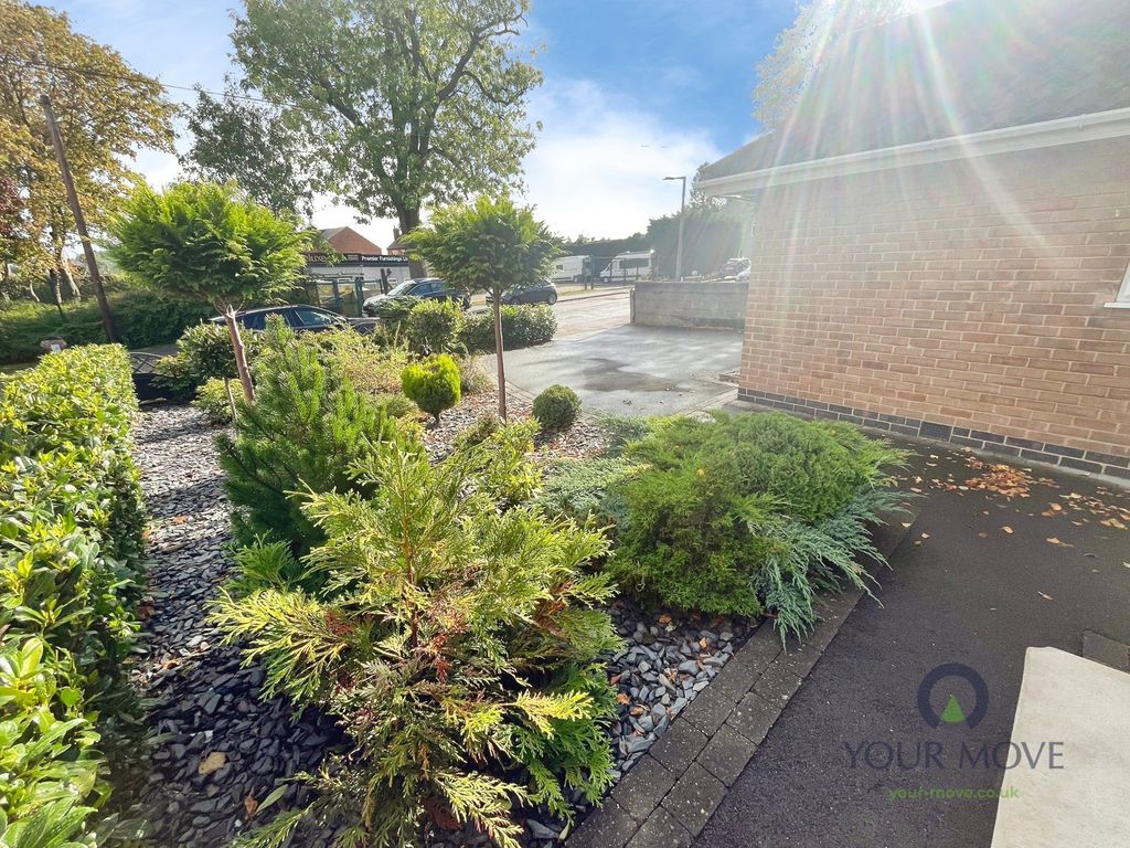 Property photo 3 of 11 Front Garden
