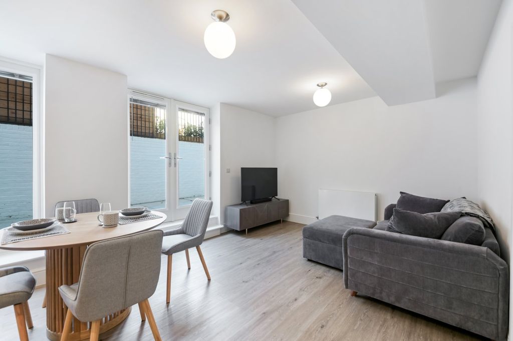 Property photo 3 of 9 Picture No. 04