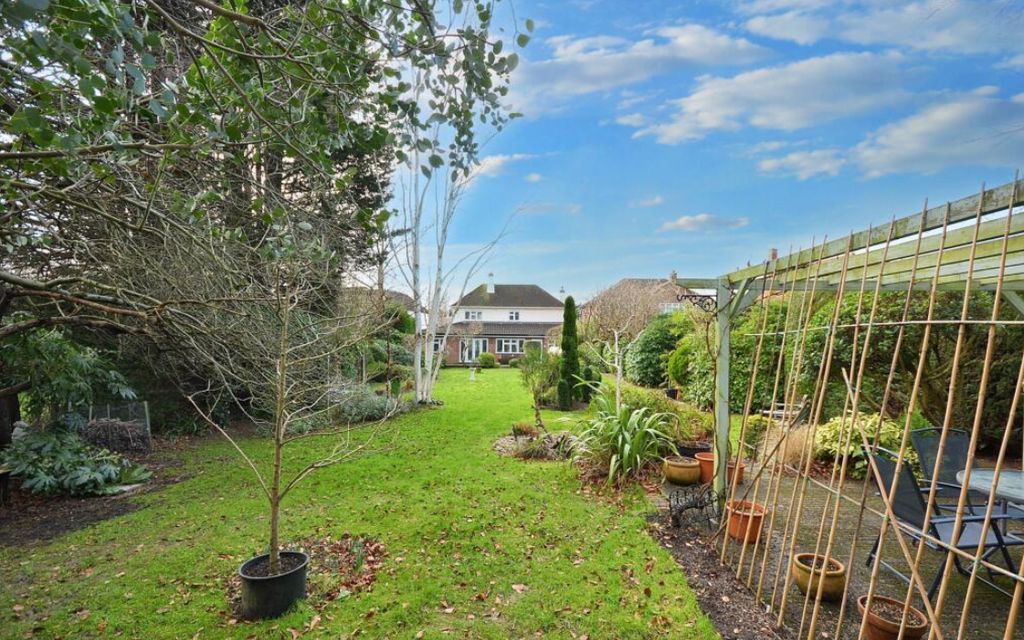 Property photo 2 of 20