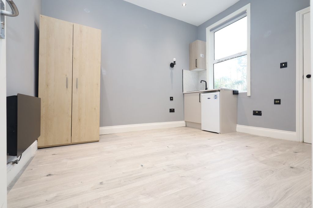 Property photo 2 of 3