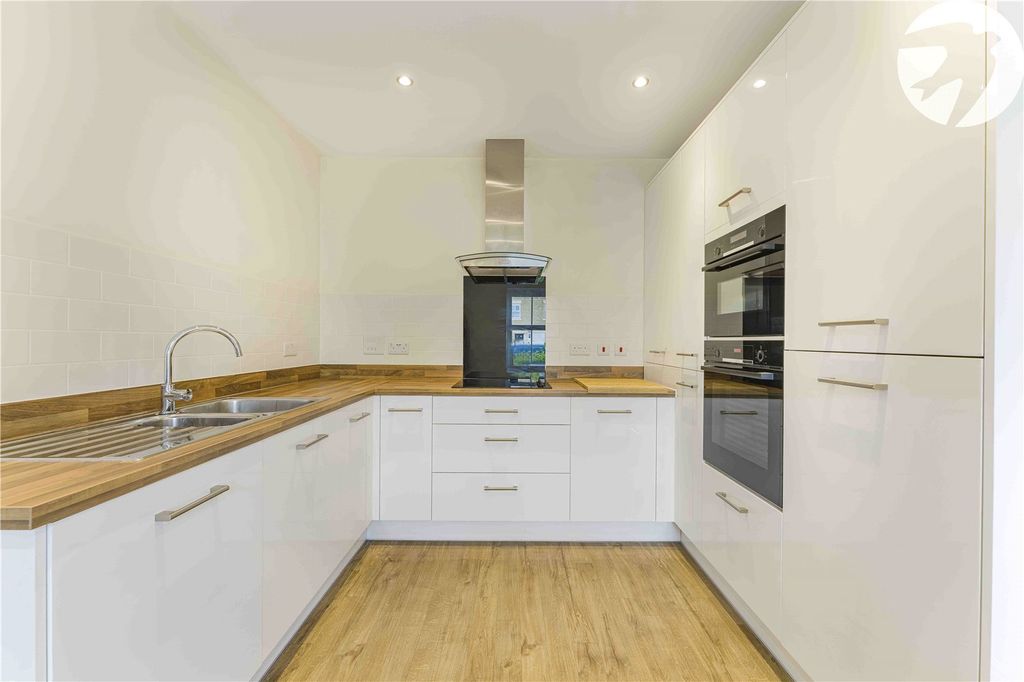 Property photo 2 of 23 Kitchen/Dining