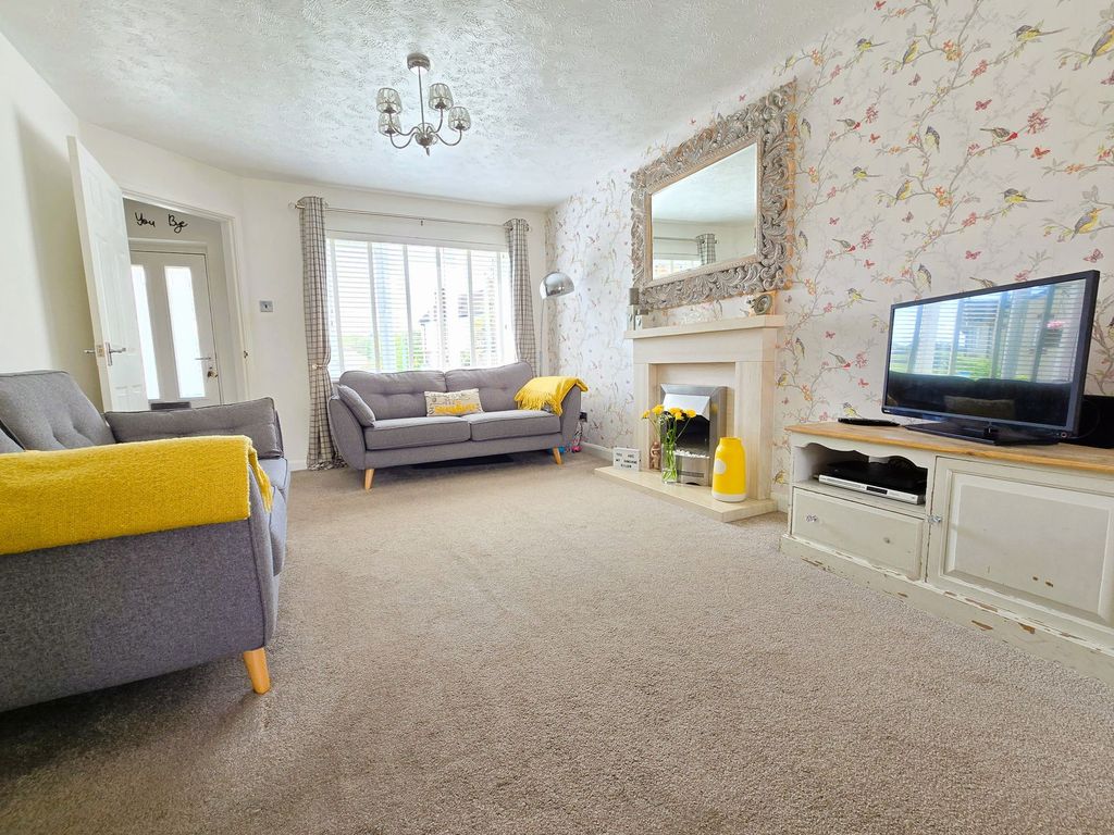 Property photo 3 of 21