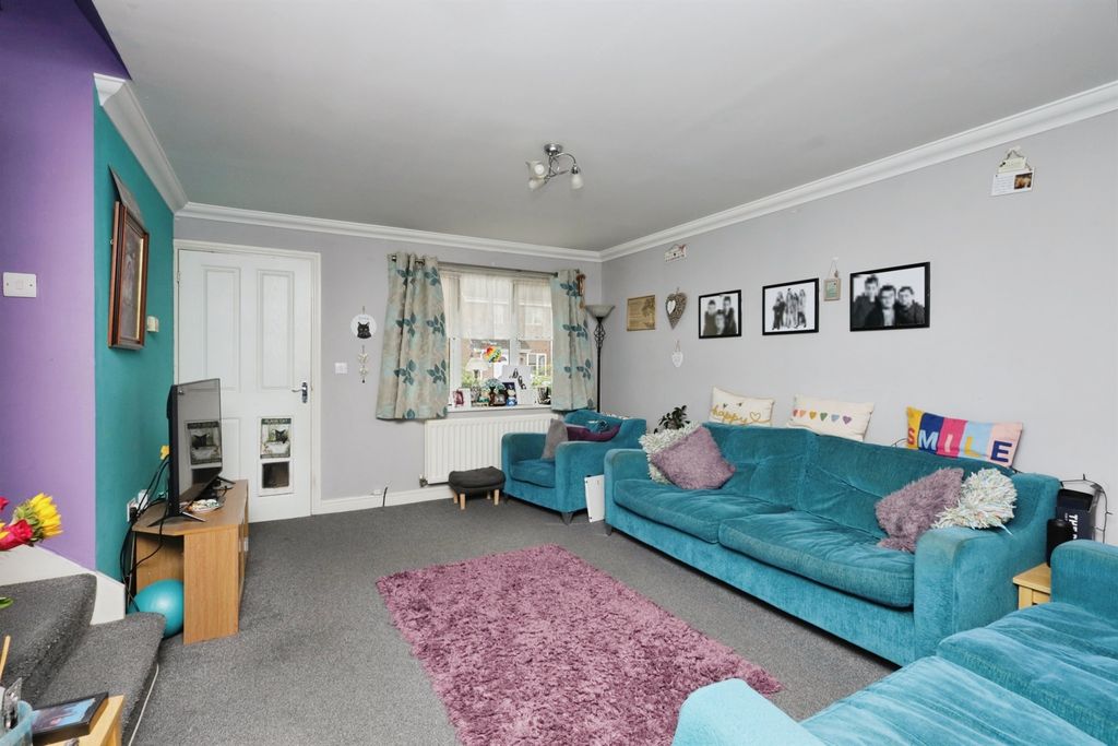 Property photo 2 of 12