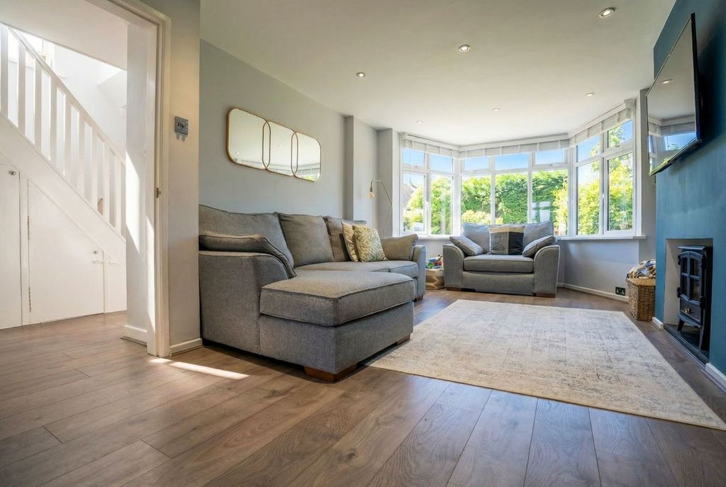 Property photo 3 of 24