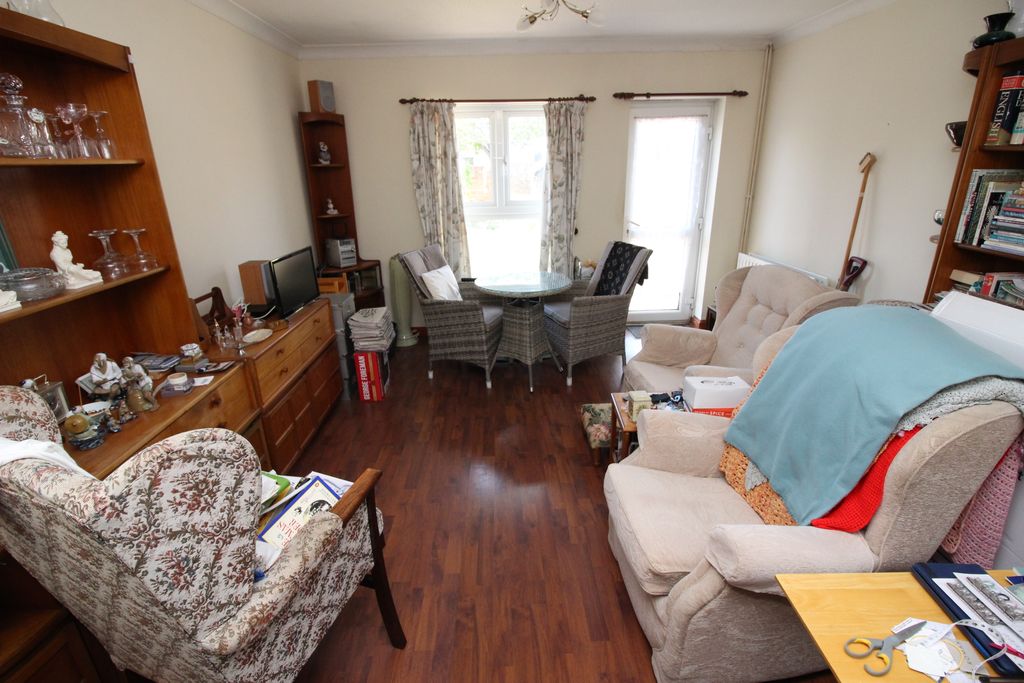 Property photo 2 of 8