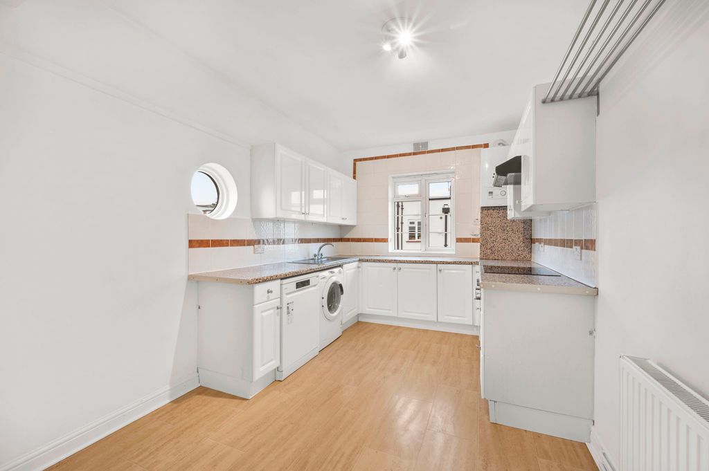 Property photo 3 of 14 Picture No. 14