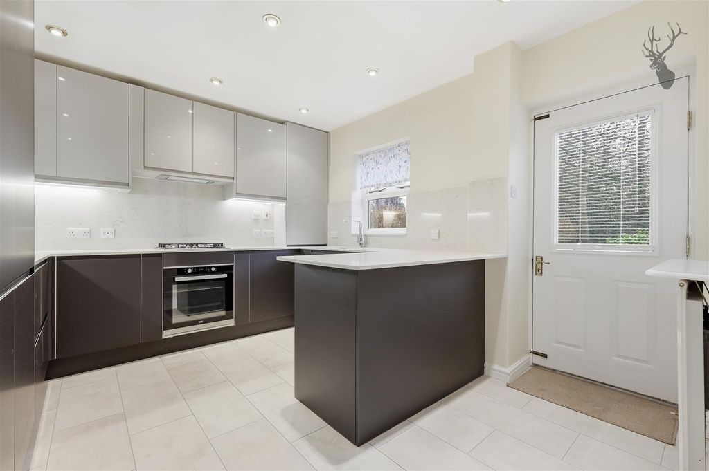 Property photo 3 of 26