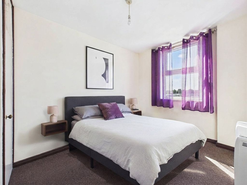 Property photo 3 of 16 Bedroom One (Virtually Furnished)
