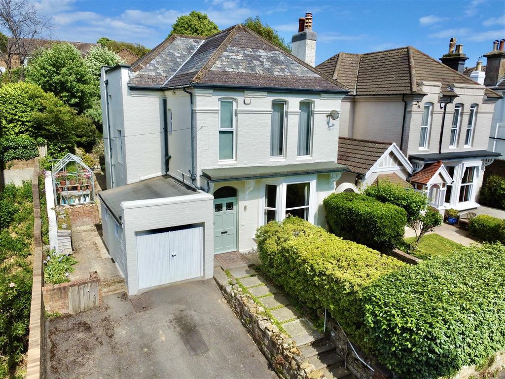 Property photo 1 of 38