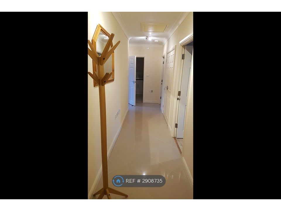 Property photo 2 of 13 Entrance Hall From Front Door