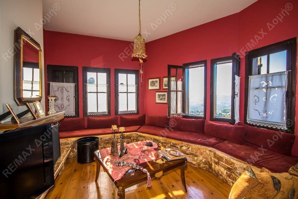 Property photo 3 of 25