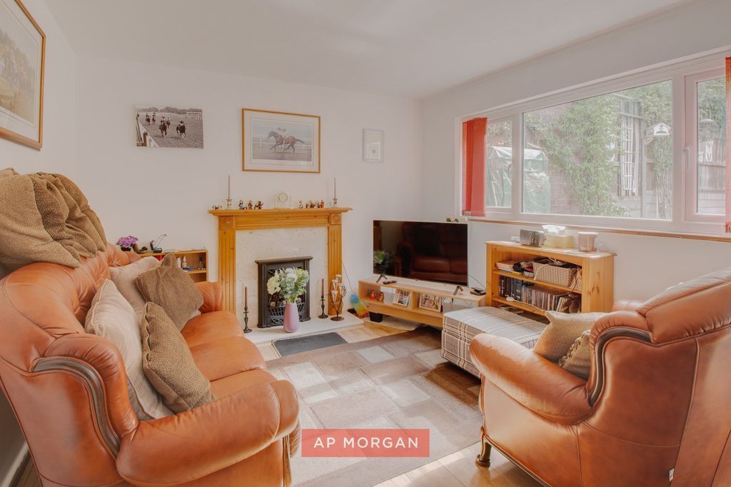 Property photo 3 of 13 Picture No. 02