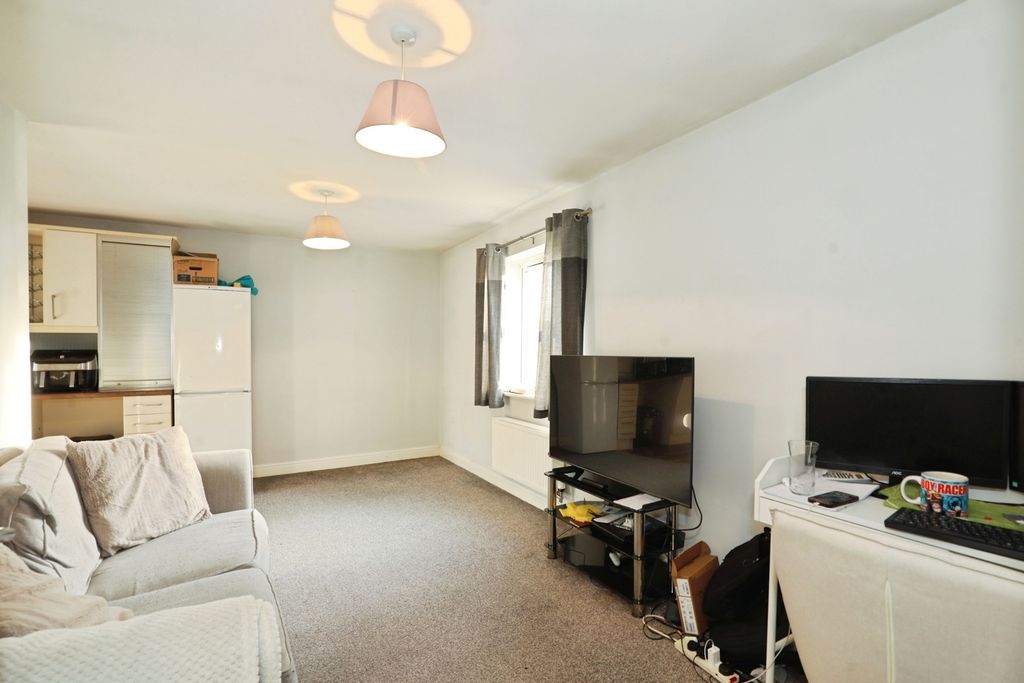 Property photo 2 of 8 Pbox-Img.Jpg