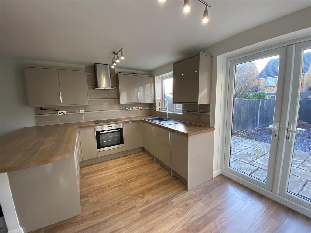 Property photo 2 of 14 2 Heol Gylfinir - Kitchen.Jpg