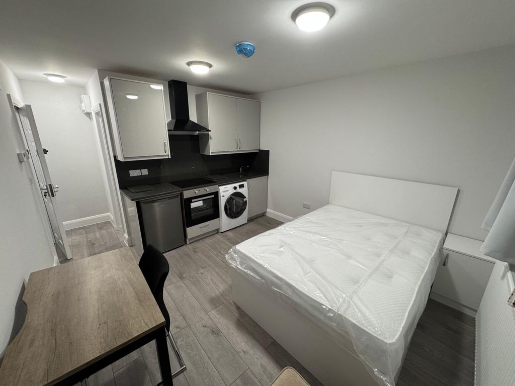 Property photo 1 of 3